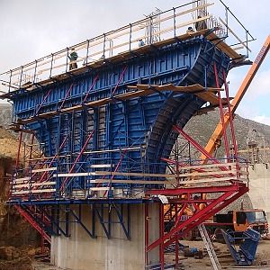 Цельнометаллическая опалубка мостовых опор